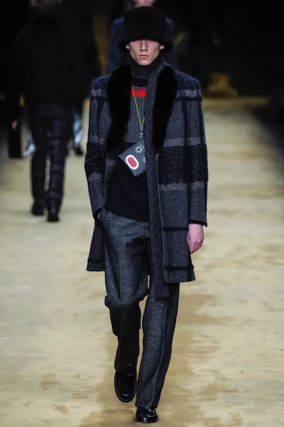 Look 40